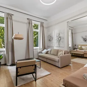 Stylish Apartment, Next To Schloss Belvedere Vídeň